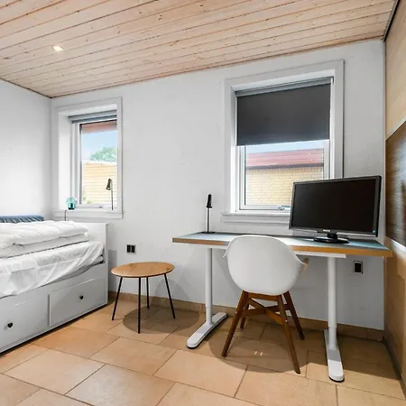 3 Bedroom Cozy In *