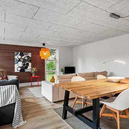 3 Bedroom Cozy In *